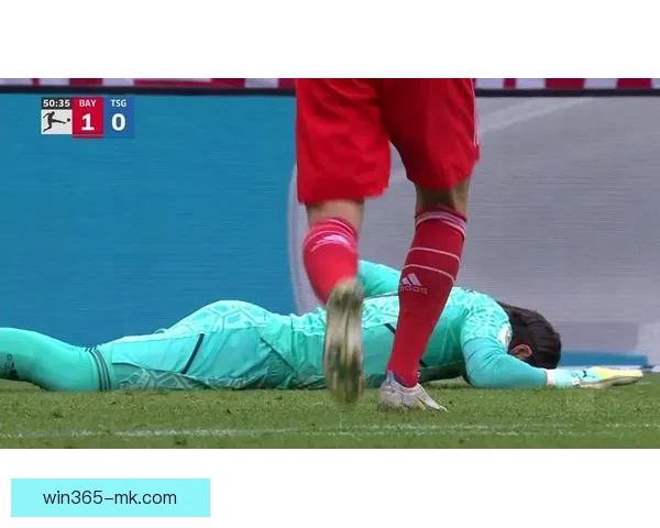 申京疑似腰部受伤多次捂腰返回更衣室比赛情况引关注